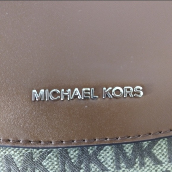 Michael Kors half dome crossbody NWT - Picture 3 of 6